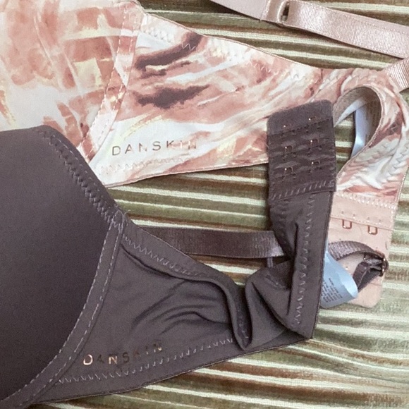 Danskin NWOT two bras 36B brown and blush beige design 3 hook T-shirt bra - Picture 7 of 10